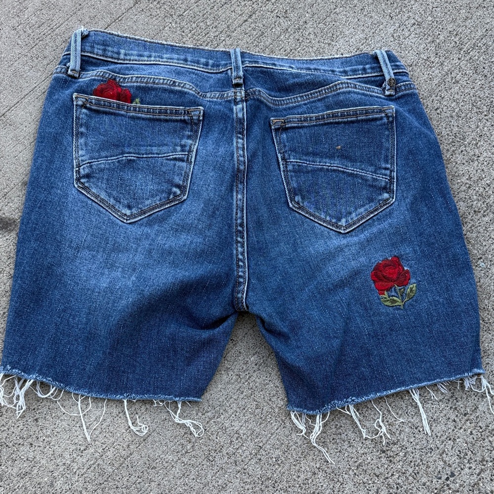 Driftwood Denim Shorts with Red Rose Embroidery 27 - Picture 2 of 3